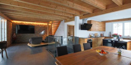 Ruetli House | Exklusives Chalet mit traumhafter See- und Bergsicht