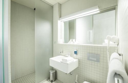 Glarus Nord Hotel | lintharena ag
