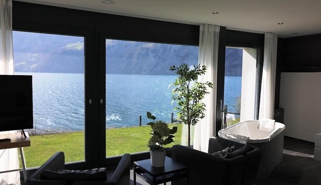 Holiday villa by the lake 3 for 2-4 persons