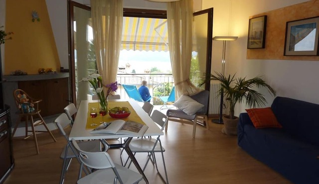 Flat 'Eugenia' with water view