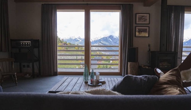 Beautiful Luxury Chalet Veyon With Incredible Views