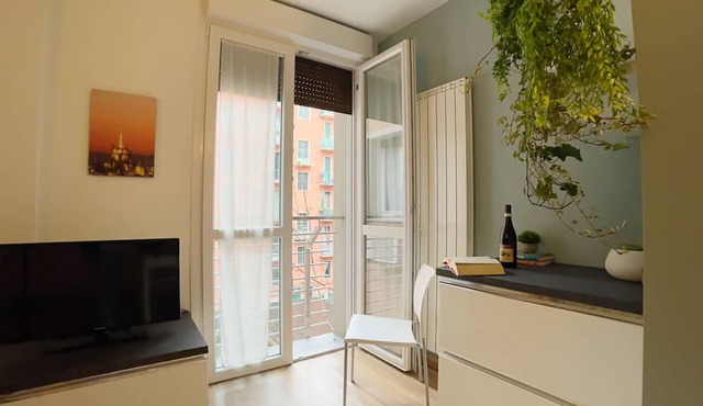 Candiani Building - Bright & Spacious 1 BR w/balcony in Bovisa