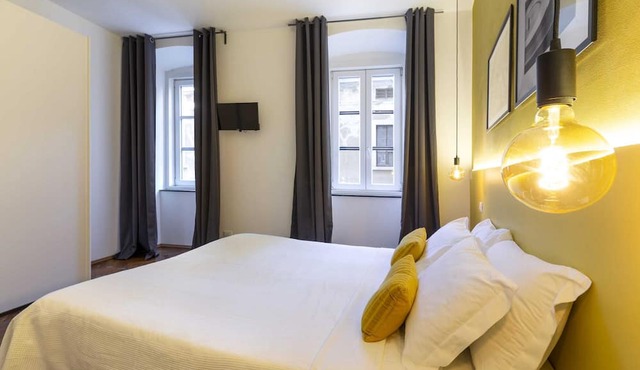 Tram apartment for 4 Guests ☆ Wifi