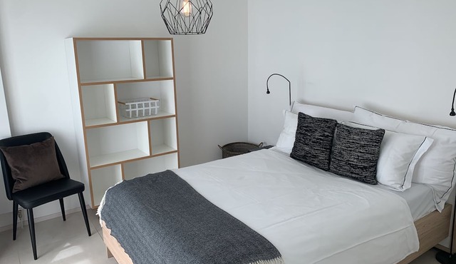 Amazing oldtown location by Airhome 1st floor