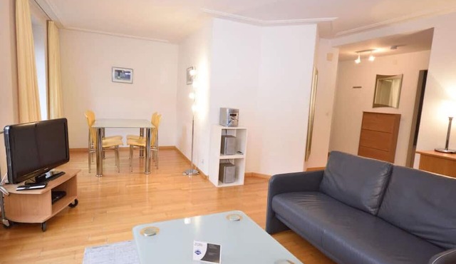 1Bedroom apt near lake (Joy)