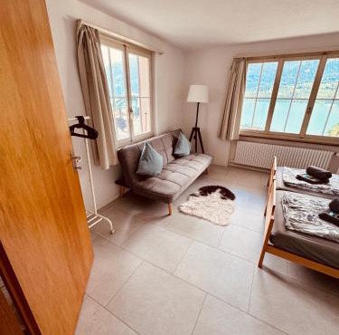 Chalet Luna - Lake Apartment by Lake Brienz