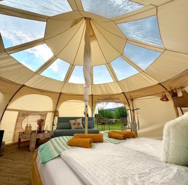 Strandbad Steckborn mit Herberge, Camping & Glamping