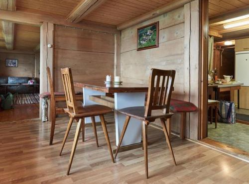 Apartment Hof Geilisguet by Interhome