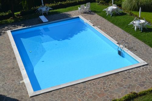 Prati Escape - Apartment with Pool and Lakeview