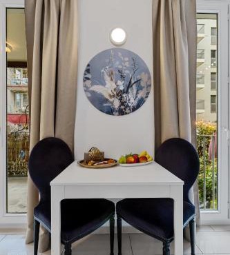 Boutique Stay King Size Bed AC Free Parking