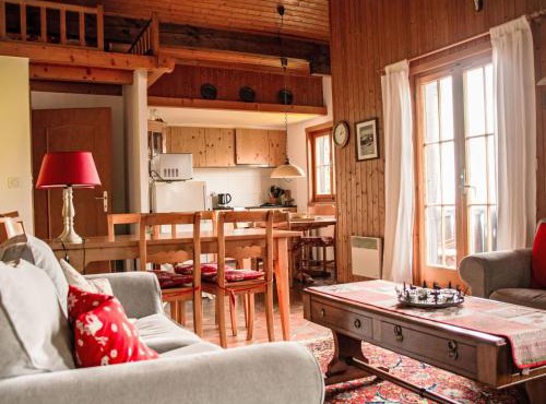 Chalet Chalet Les 3 Marmottes by Interhome